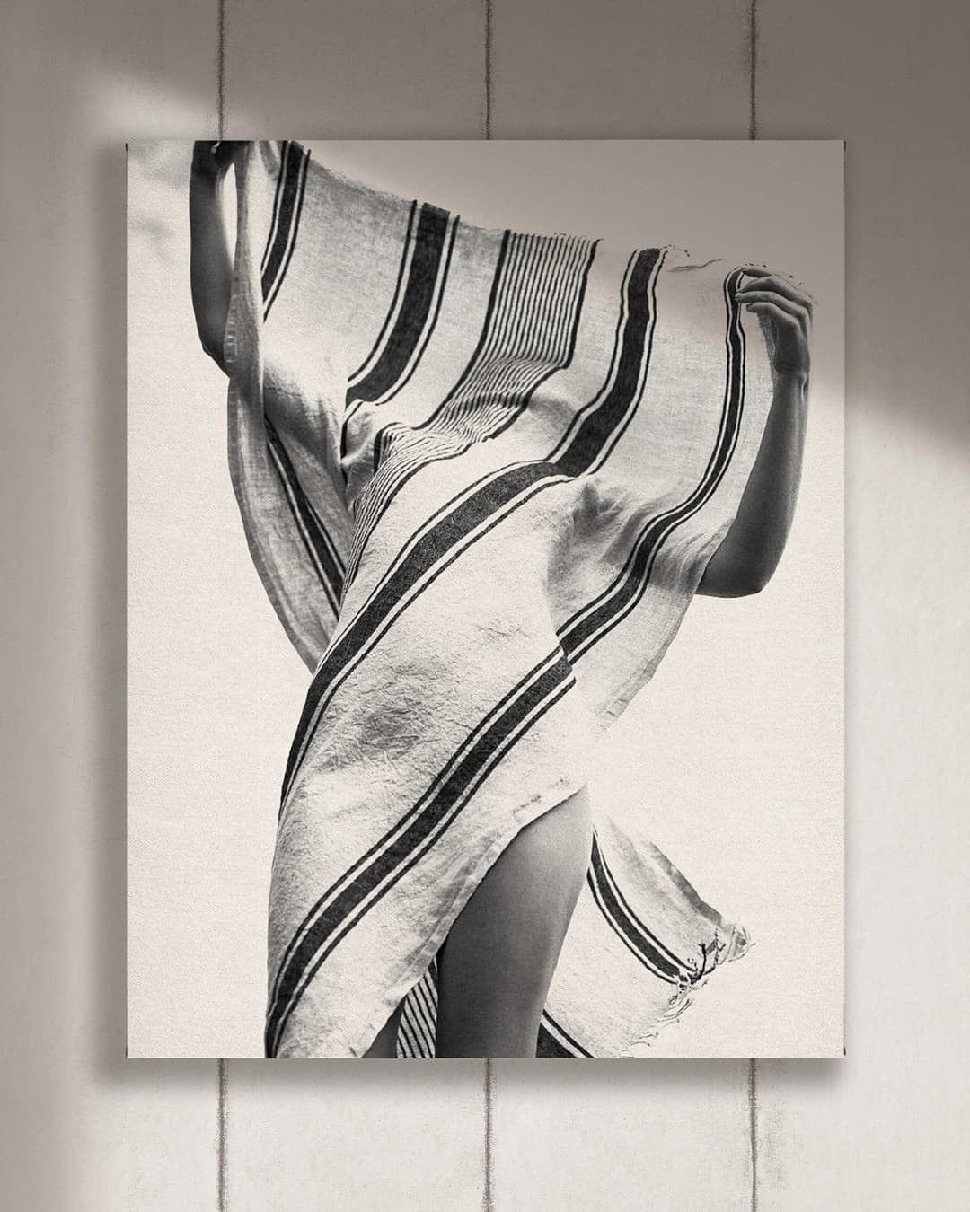 Cuadro Pareo vertical - 90x110 cm / Lona tensada con bastidor + marco de madera negro